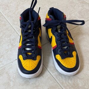 Nike Navy, yellow and touch of red Sneakers. Size 6.5